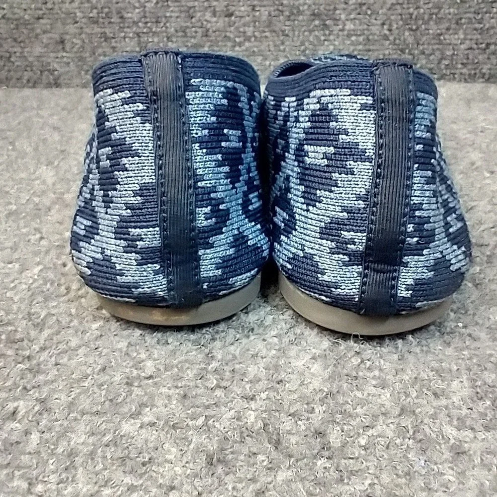 Skechers slip into